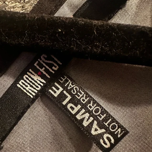 Rare Y2K witchy Iron Fist loose tooth skull poncho - Picture 3 of 4